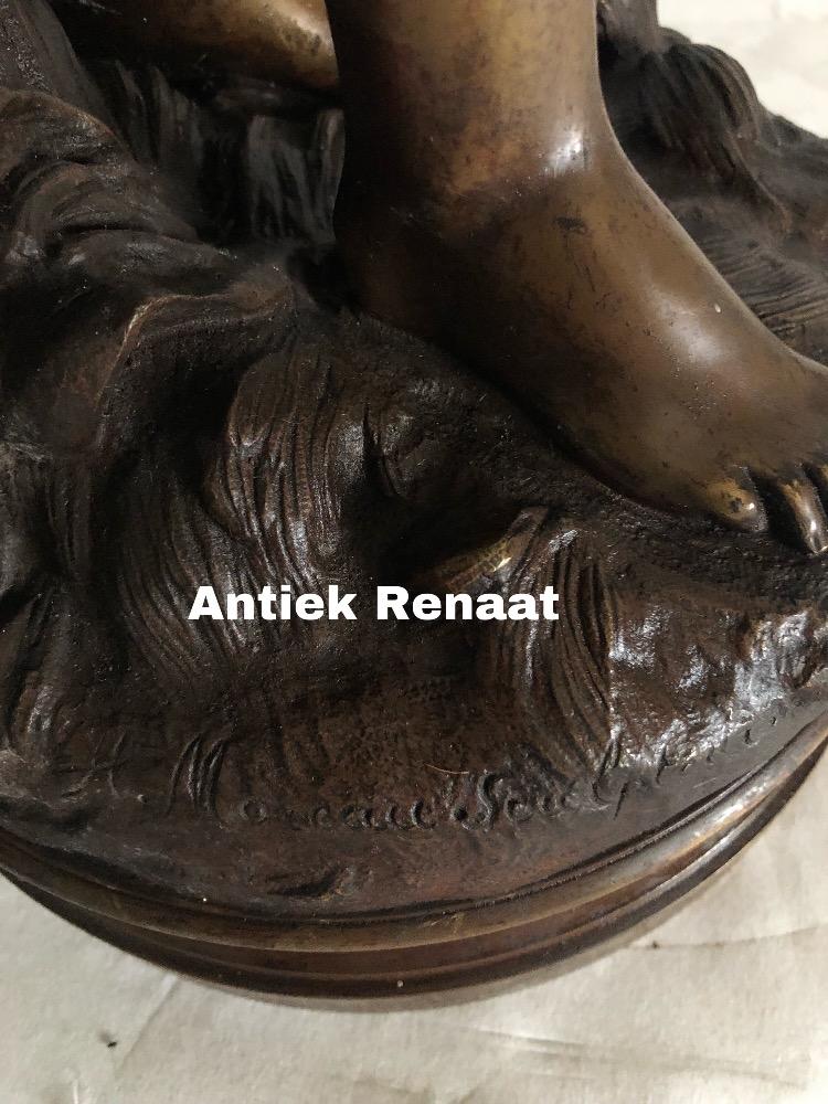 Eerste Koloniaal veld 19eeuwse brons get Hipp Moreau(charmeusse) H69cm op draaie voet - Bronzen  beelden - Collection - Antiek Renaat